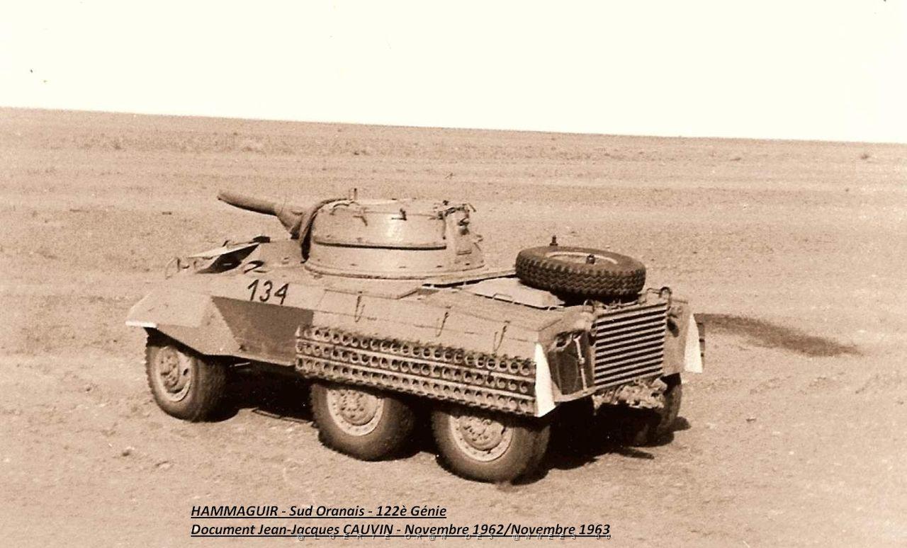 16- EBR d'escorte de la patte d'oie a Hammaguir.JPG